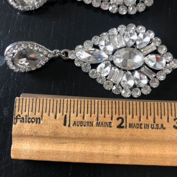 Bling!  Stunning "diamond" earrings - Picture 4 of 7